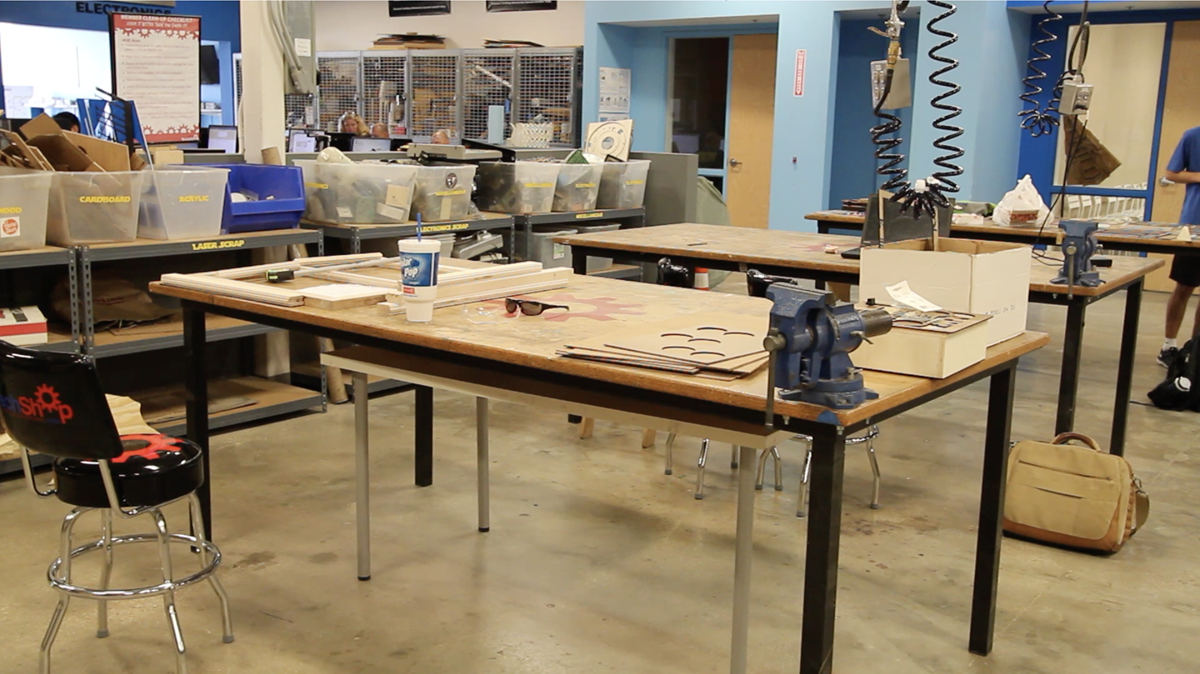 Techshop hub - island benches
