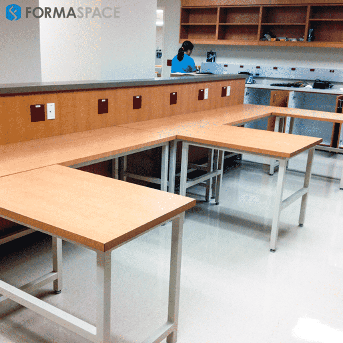 Modular L-Shaped Laboratory Stations