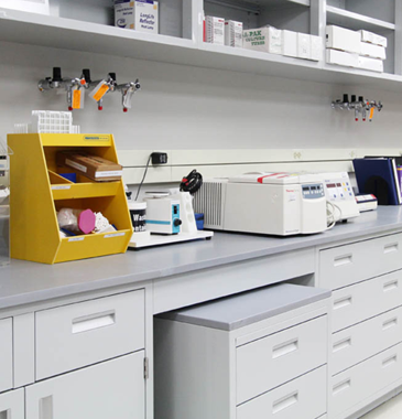 us-army-lab-with-fixed-casework-580x580 cleanroom laboratory mobile workbench with overhead lights