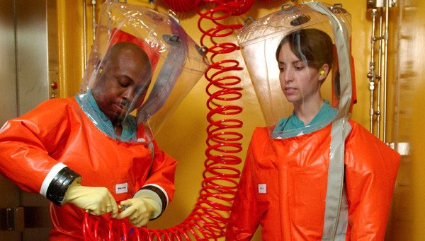Formaspace-CDC-Scientists-BSL-4-Positive-Pressure-Lab-Suit